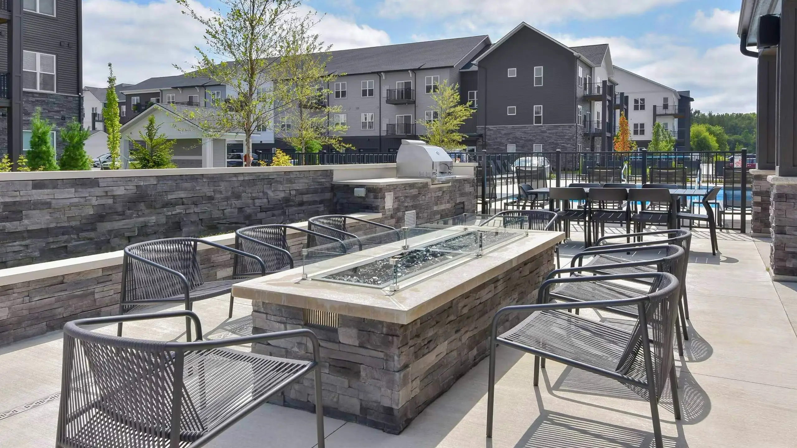 RHMF_2026-Rivertown-Commons-Firepit_2560x1440 Rivertown Commons Firepit