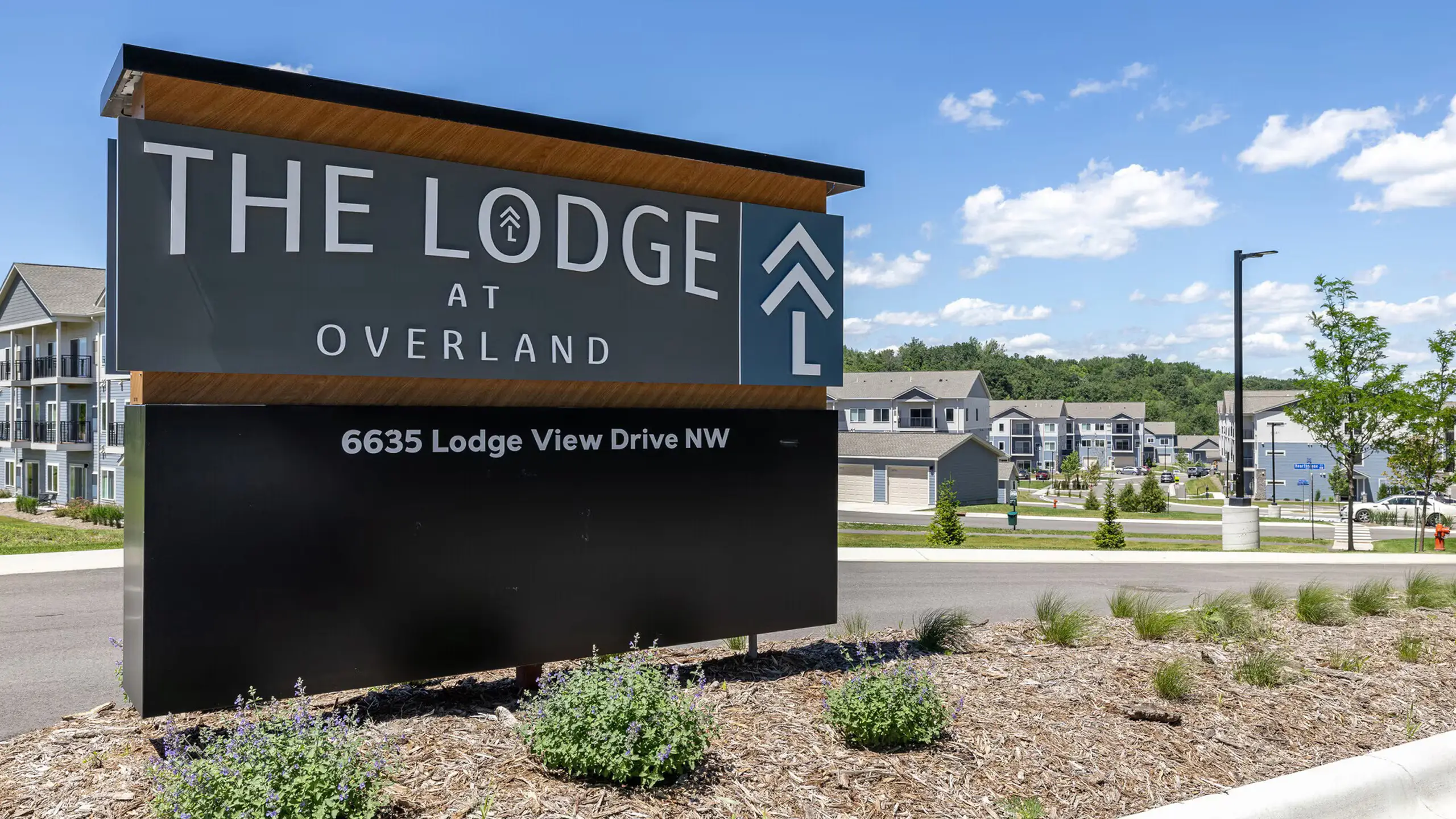 RHMF_2026-TheLodge-Signage_2560x1440 The Lodge Exterior Signage